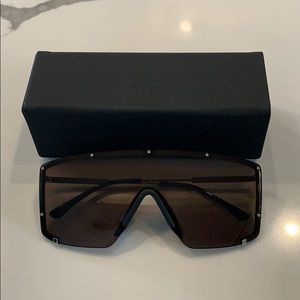 Vera Wang Sumglasses